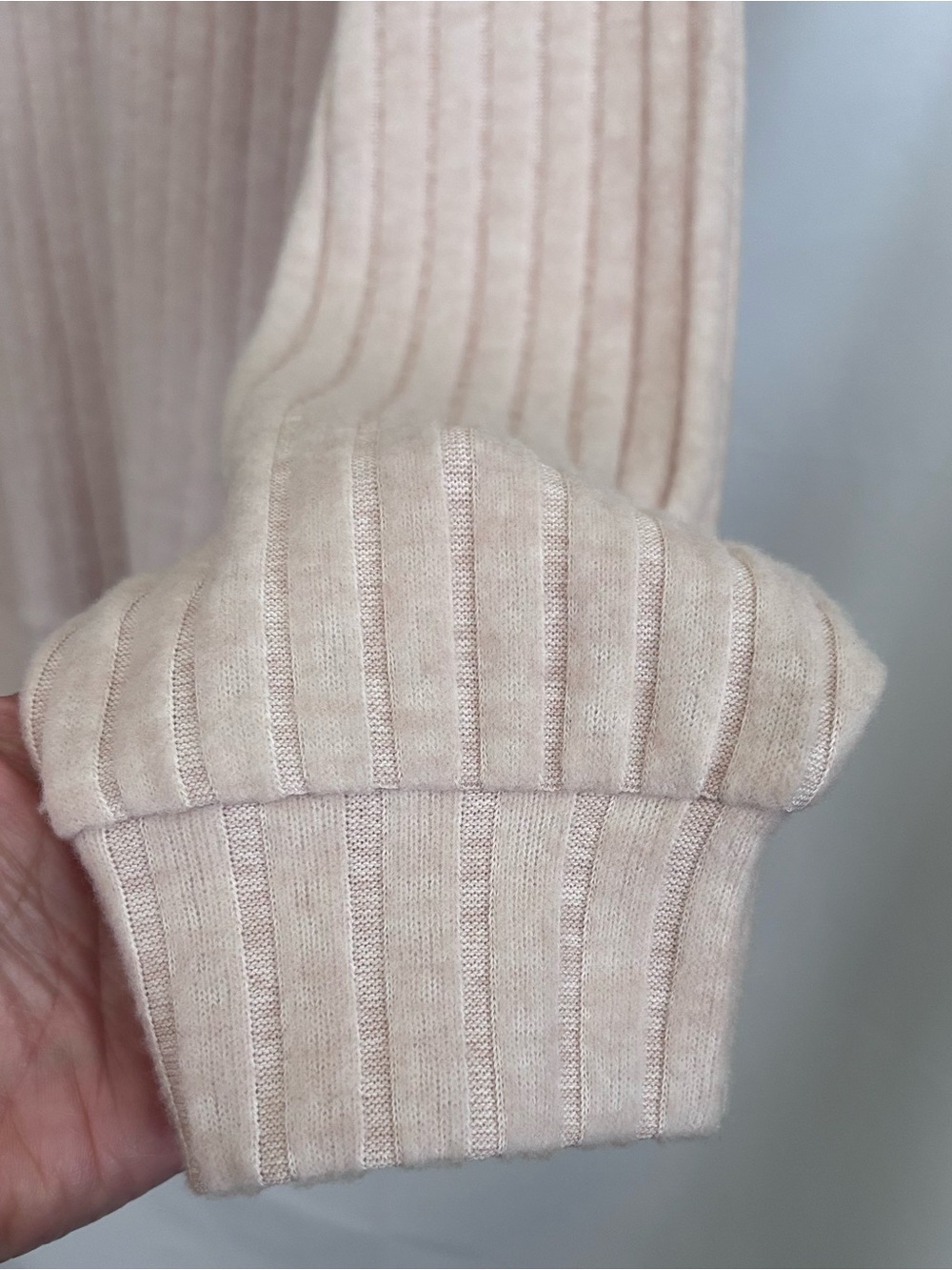 Automet Ribbed Vneck Sweater - Picture 6 of 9